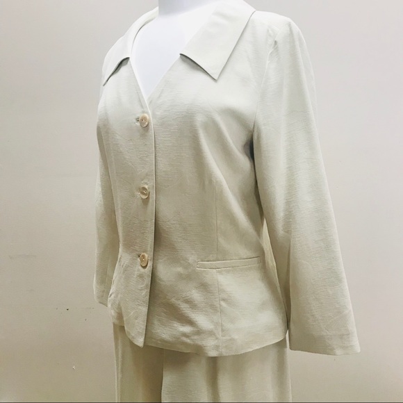 Tommy Bahama 100% Silk Ivory 2 Piece Suit - Picture 2 of 16